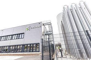 Produktionsgebäude mit Spectral anthrazit Fenstern